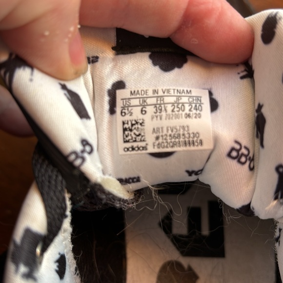 Limited edition adidas Star Wars runners. Worn once, too big. Excellent shape! - Picture 3 of 7